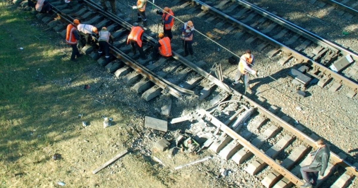 На залізниці знайшли коробку з тротилом