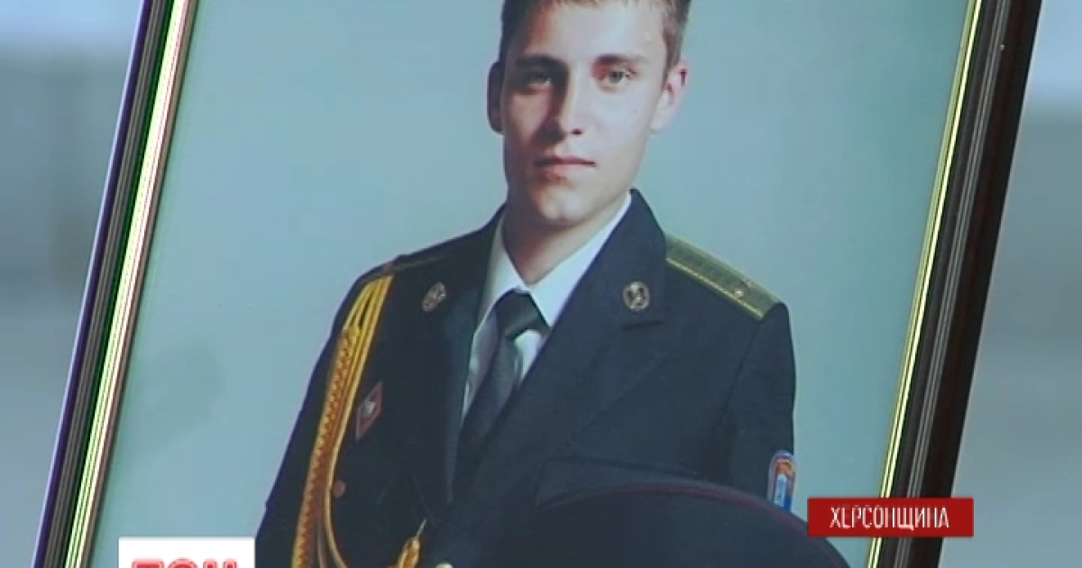Военного ранили, но он и дальше защищал своих подчиненных