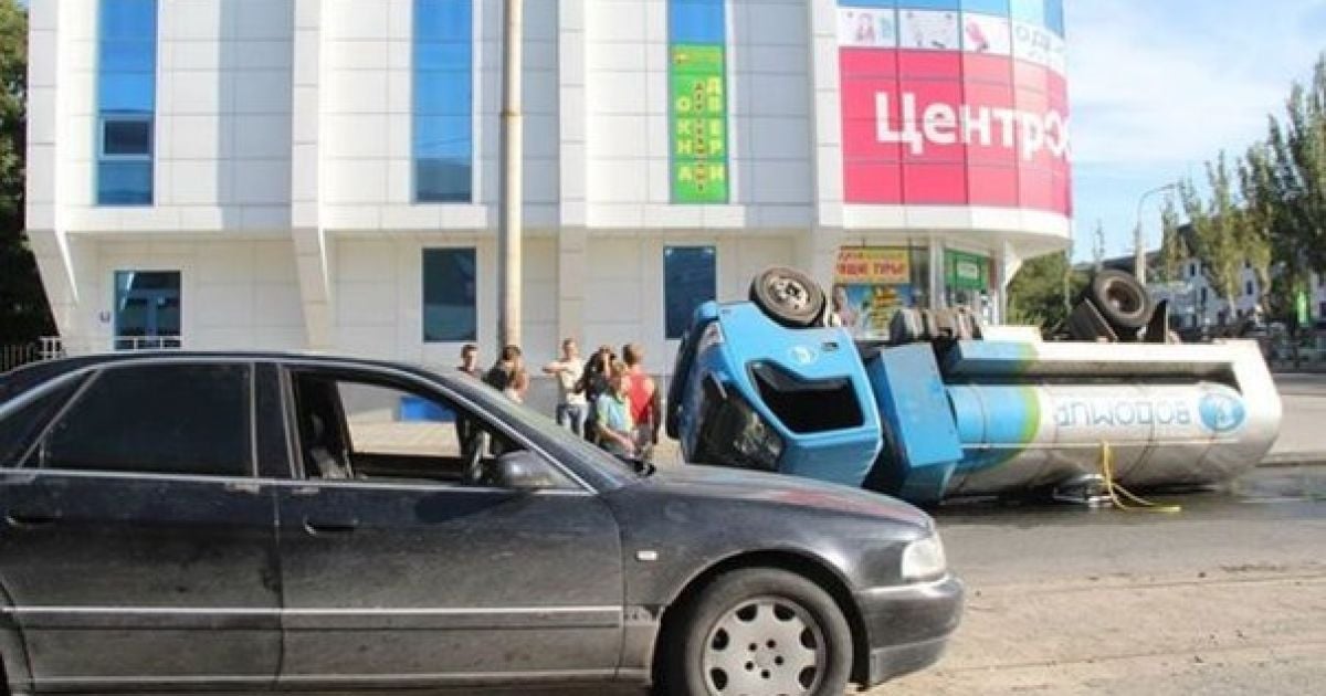Щодня снаряди руйнують нові будівлі у місті