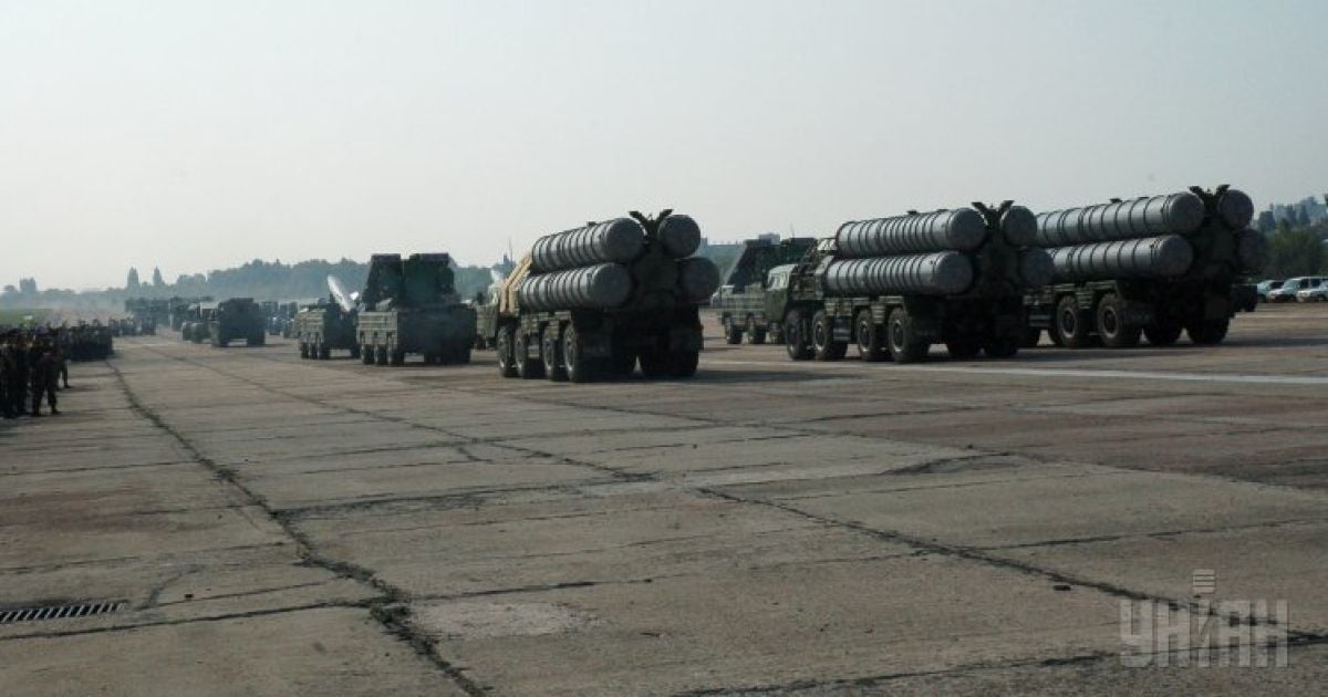 Майже півсотні військової і бойової техніки