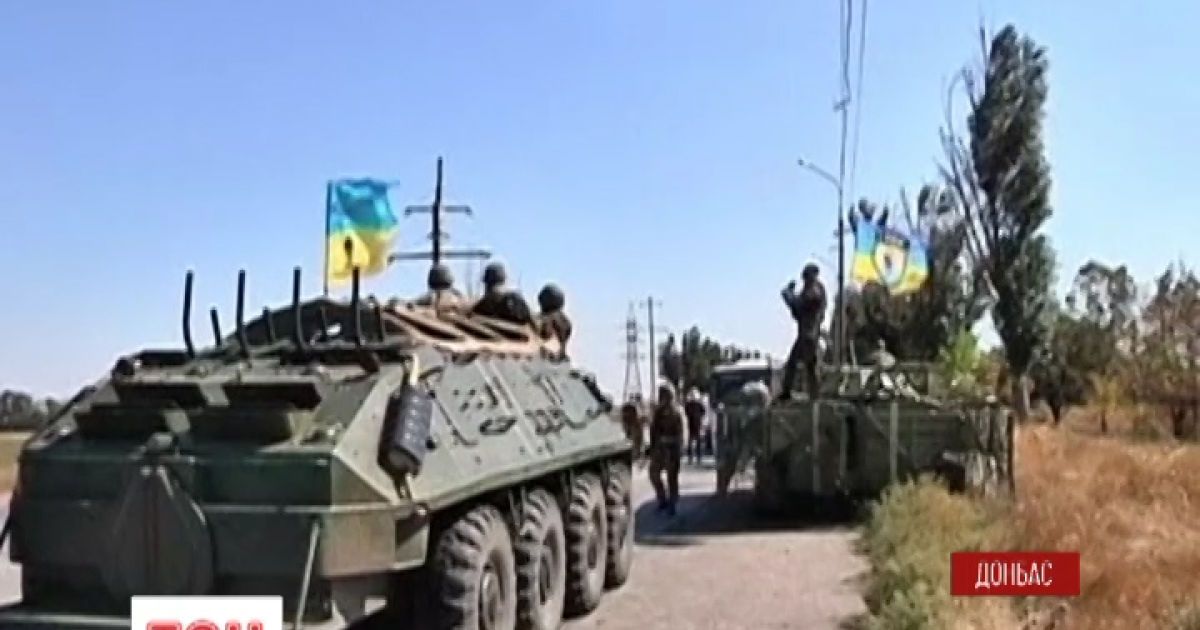 Мариуполь уже больше месяца держит оборону города от возможного наступления боевиков