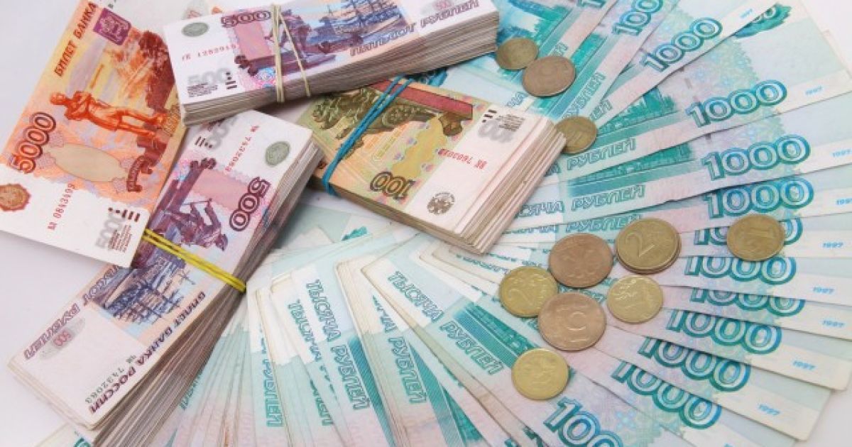 Російський рубль за останній тиждень уже кілька разів падав до свого історичного мінімуму