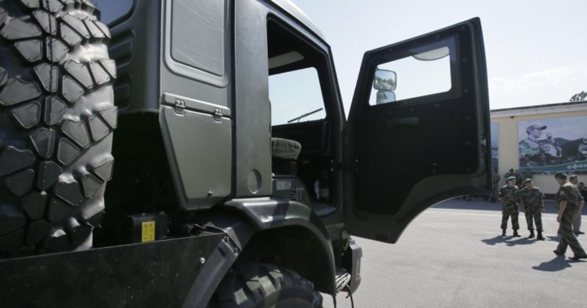 Прикордонники отримали броньовані авто / © УНІАН