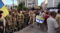 Не были приветливыми мужчины и других представителей СМИ
