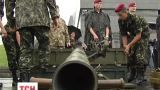 В Киеве выставили на показ оружие, которое забрали в террористов