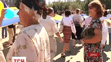 Мода на вышиванки добралась до освобожденного Славянска