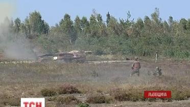 На Яворовском полигоне тестировали специальные защитные экраны для военной техники