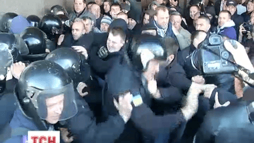 Півтисячі людей пікетували засідання Київради