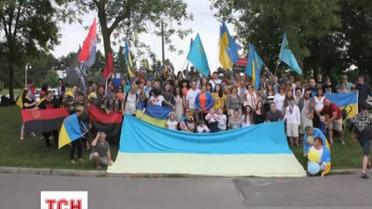 У Канаді українці вийшли на антивоєнний Марш Єдності