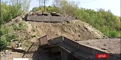 Из тяжелых минометов террористы обстреливают блокпосты украинских войск под Горловкой
