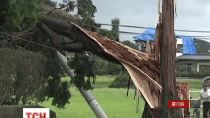 Япония оправляется от мощного тайфуна, поразивший страну накануне