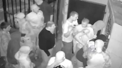 Неизвестные напали на гей-клуб &quot;Помада