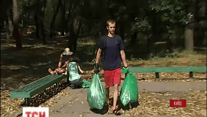 Беженцы с Востока убрали Труханов остров