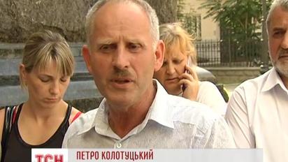 Солдатські батьки розпочали війну проти Порошенка