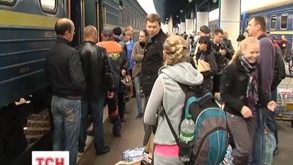 Потяг "Луганськ - Київ" вперше прибув у столицю після двомісячної перерви