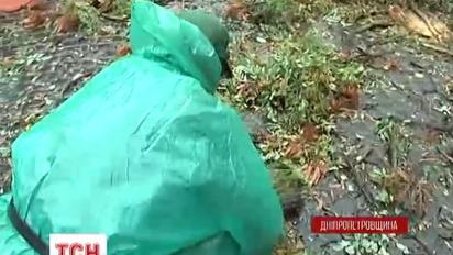 Дніпропетровськ оговтується від ударів стихії