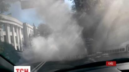Вулицю Грушевського в столиці сьогодні закоптило