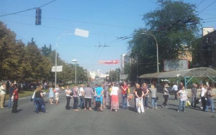 Мітингувальники перекрили рух на Повітрофлотському проспекті, вимагаючи ротації військових