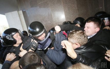 Депутатам Киевсовета запретили драться и ругаться друг с другом
