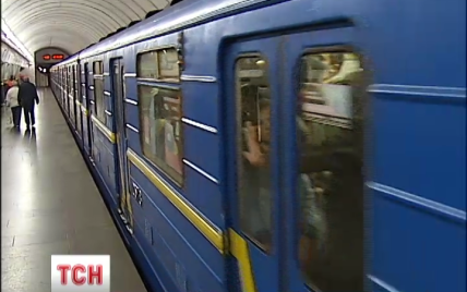 В киевском метро женщина бросилась под поезд