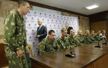Задержанных российских десантников допрашивают как свидетелей и хорошо кормят в киевском СИЗО