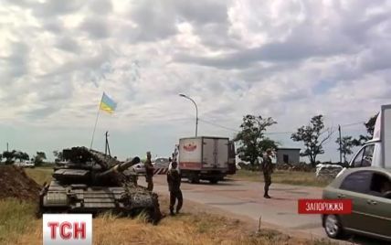 На подступах к Бердянску появились танки и БТРы