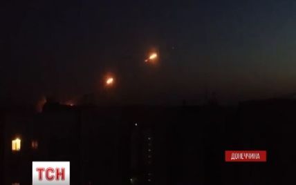 Тревожные сутки в Донецке: боевики накрыли город из "Градов" и атаковали силовиков возле аэропорта