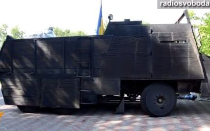 Вояки "Азову" похвалилися власноруч броньованим КамАЗом