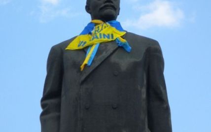 В Краматорске власти инициировали снос памятника Ленина, но так и не решились на демонтаж