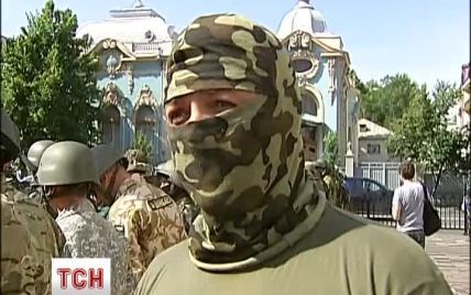 Командир "Донбасса" предупредил о возможных терактах и "минной войне" в Киеве