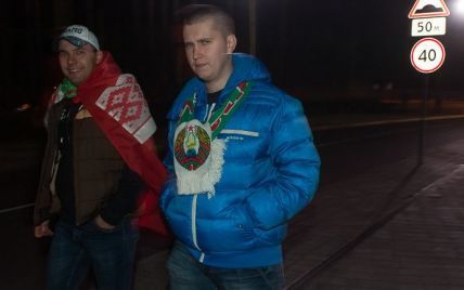 Болельщики сборных Украины и Беларуси прошли маршем по Львову и сдали кровь для бойцов АТО