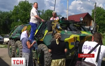 Селянин із Прикарпаття подарував українській армії власний БТР