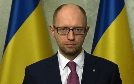 Яценюк привітав "сильних духом" українців із Днем Незалежності
