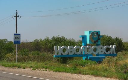 Военные РФ в Новоазовске назвались миротворцами и просят местных разговаривать на русском