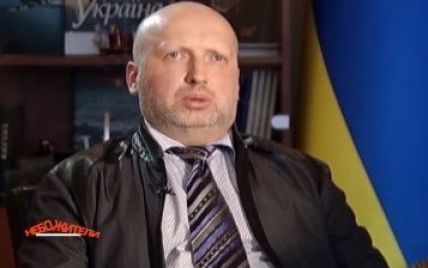 "Украинские сенсации" показали уникальные кадры проповеди Турчинова в баптистской церкви