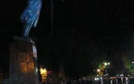 У Павлограді впав пам'ятник Леніну