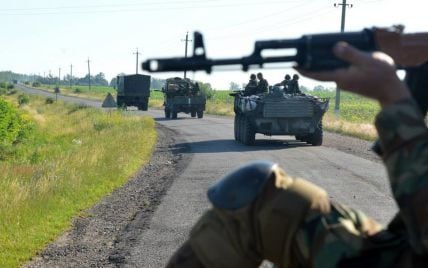 Силовики звільнили від терористів Новосвітлівку і заблокували останній шлях на Луганськ