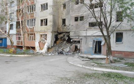 Терористи у формі українських військових обстрілюють Луганськ