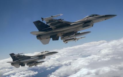 Американские военные чиновники настаивают, чтобы Пентагон отправил F-16 Украине — Politico