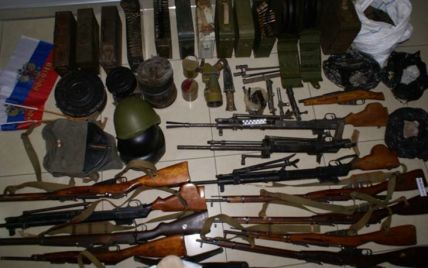 В Мелитополе задержали продавцов с впечатляющим арсеналом оружия