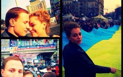 Яна Соломко разом з чоловіком розгортала величезний прапор України на Майдані