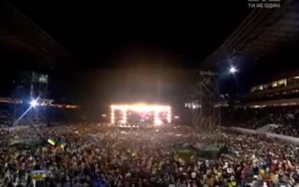 40-тысячная толпа спела гимн Украины на концерте "Океана Эльзы"