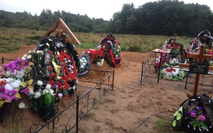 В Пскове с могил тайно похороненных десантников сняли таблички с именами