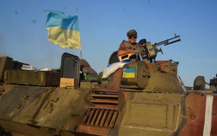 Киевлянки подались в "телефонные феи", чтобы подбадривать украинских бойцов на Донбассе