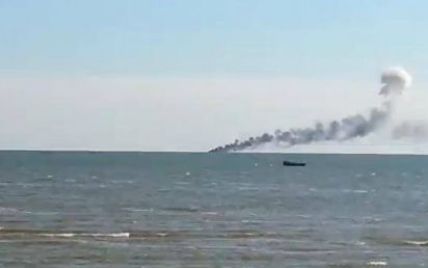 Украинские катера в Азовском море обстреляли управляемыми ракетами: двух пограничников ищут