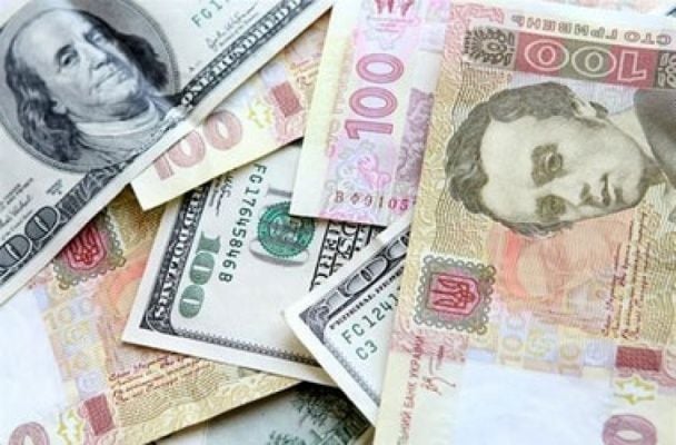 Курс валют на 18 августа: сколько будут стоить доллар, евро и злотый