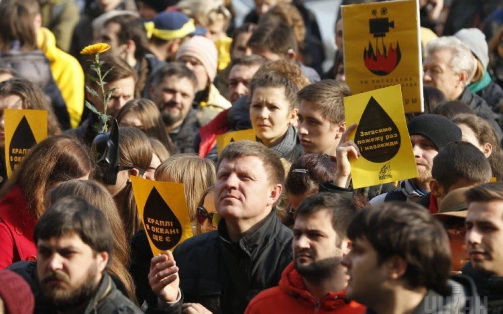 Полутысячи возмущенных киевлян пикетировали КГГА из-за кинотеатра "Жовтень" / © УНІАН