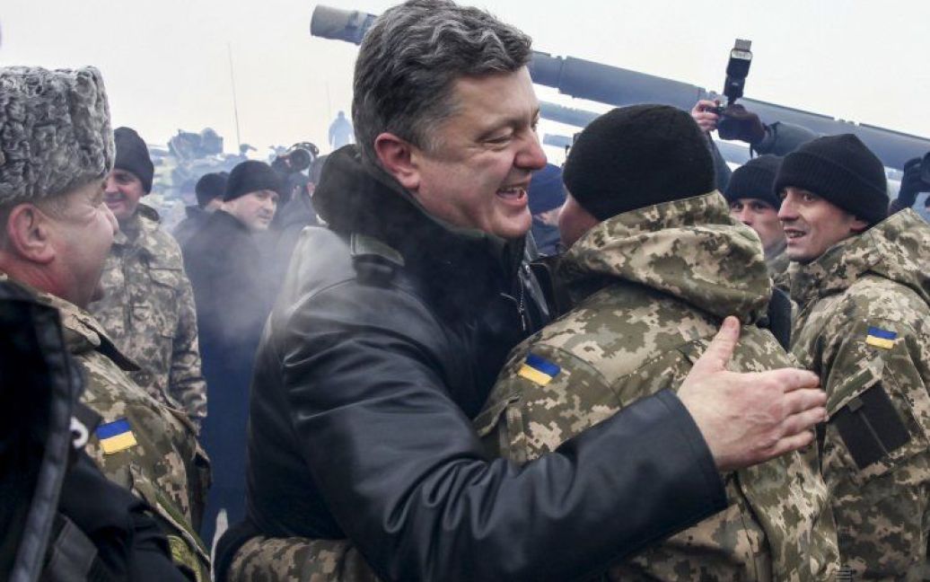 Порошенко разом з дружиною провів зустріч з військовими в Чугуєві / © УНІАН