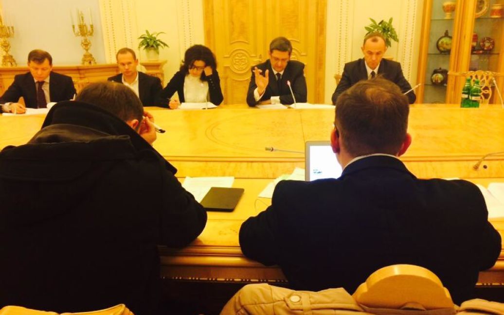 Депутаты подписали соглашение о создании коалиции / © facebook.com/alexryabchyn