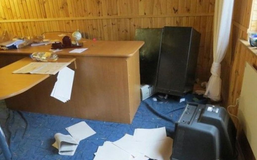 В помещение, где происходило совещание, ворвались люди в балаклавах / © facebook.com/хроніки-любарта